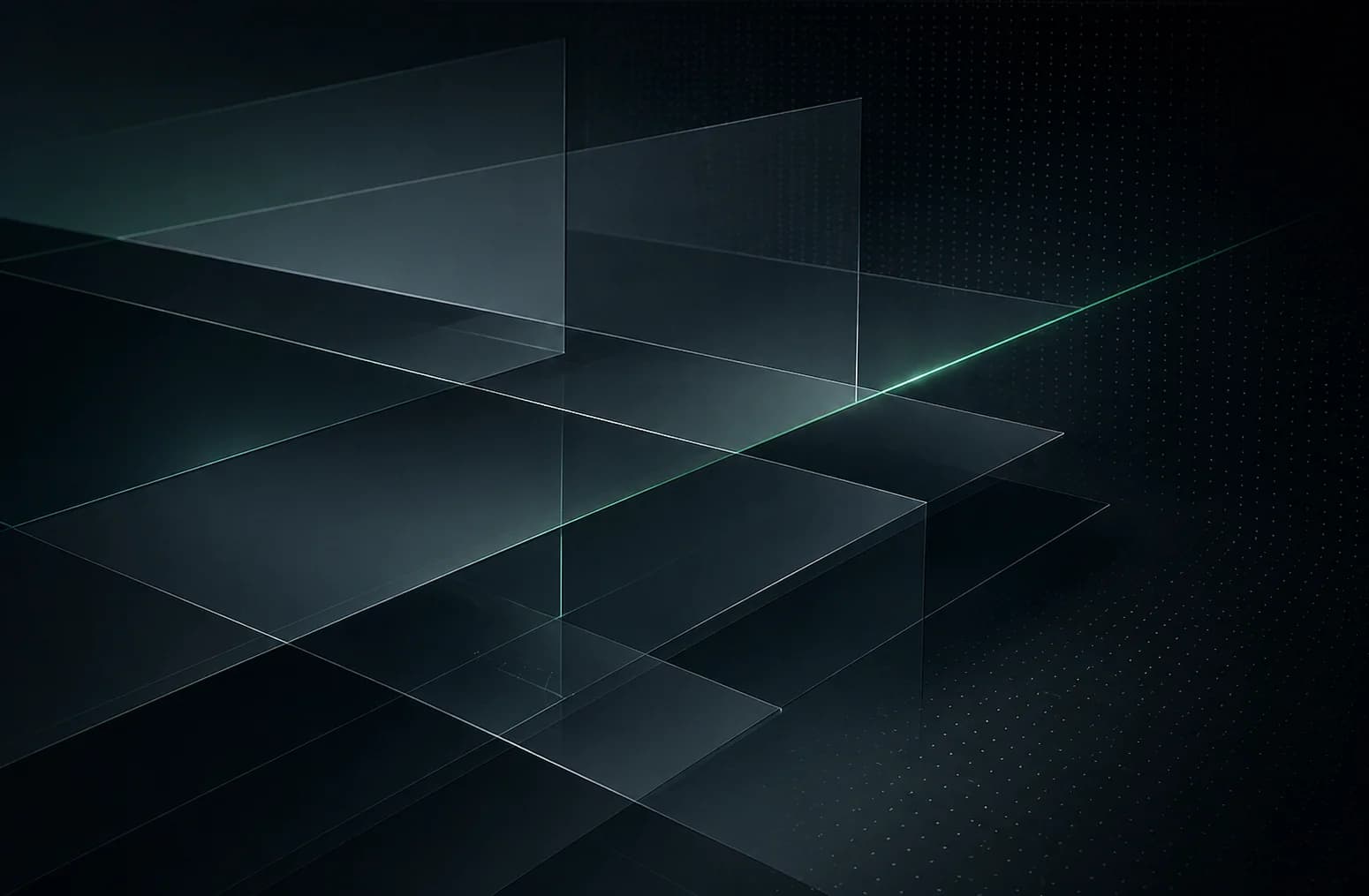 Glaspaneele mit grünem Lichtstrahl — Metapher für KI an klar definierten Übergaben